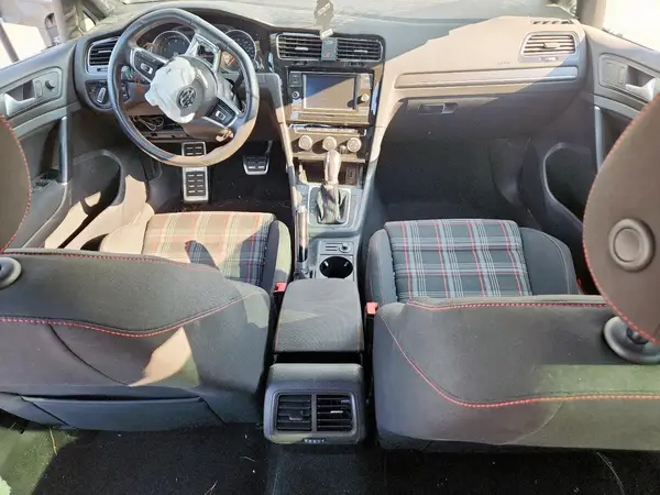 3VW447AU2JM286199 2018 VOLKSWAGEN GTI - Image 8
