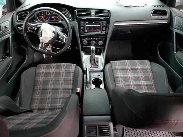 3VW447AU2JM289698 2018 VOLKSWAGEN GTI - Image 8