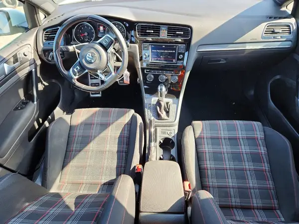 3VW447AU2JM292732 2018 VOLKSWAGEN GTI - Image 8