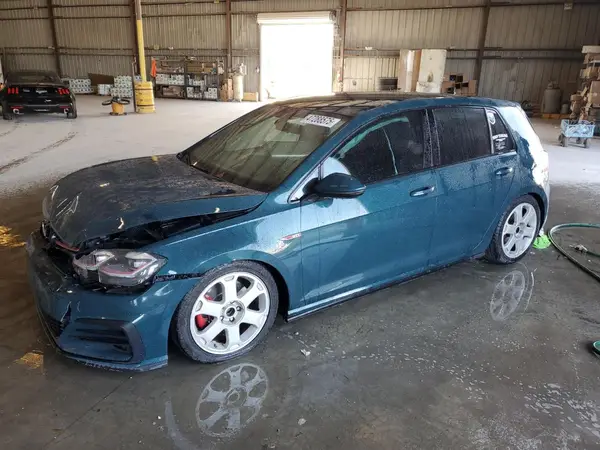 3VW447AU2JM296098 2018 VOLKSWAGEN GTI - Image 1