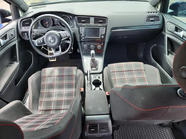 3VW447AU3GM010848 2016 VOLKSWAGEN GTI - Image 8