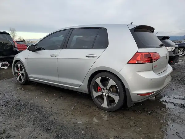 3VW447AU3GM011272 2016 VOLKSWAGEN GTI - Image 2