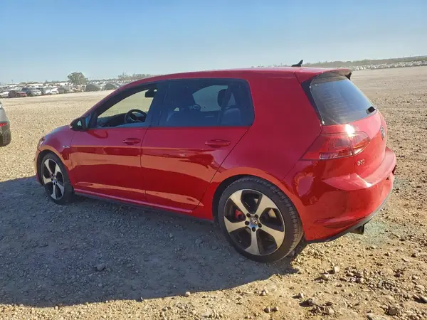 3VW447AU3GM062190 2016 VOLKSWAGEN GTI - Image 2
