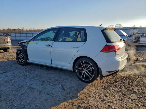 3VW447AU3HM016733 2017 VOLKSWAGEN GTI - Image 2