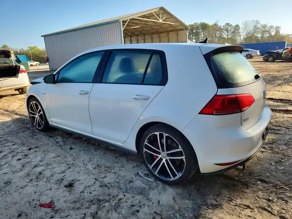 3VW447AU3HM023813 2017 VOLKSWAGEN GTI - Image 2