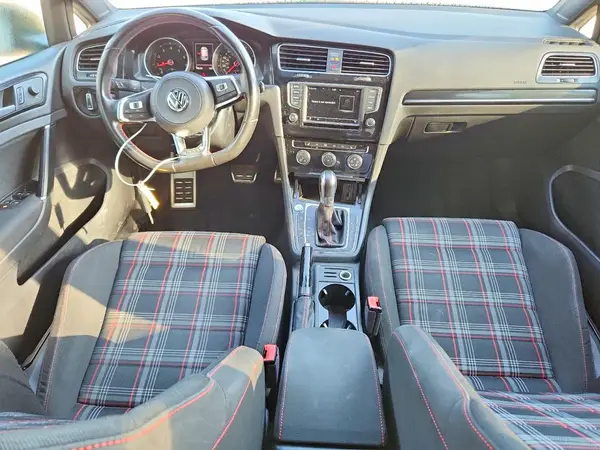 3VW447AU3HM023813 2017 VOLKSWAGEN GTI - Image 8