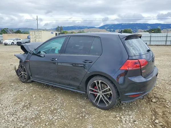 3VW447AU3HM057606 2017 VOLKSWAGEN GTI - Image 2