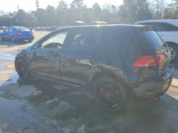3VW447AU3HM063101 2017 VOLKSWAGEN GTI - Image 2