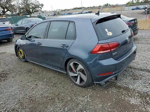 3VW447AU3JM251767 2018 VOLKSWAGEN GTI - Image 2