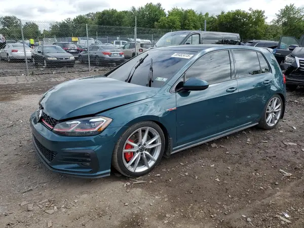 3VW447AU3JM251879 2018 VOLKSWAGEN GTI - Image 1