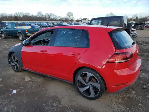 3VW447AU3JM259853 2018 VOLKSWAGEN GTI - Image 2