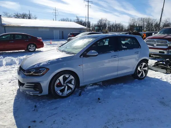 3VW447AU3JM266205 2018 VOLKSWAGEN GTI - Image 1