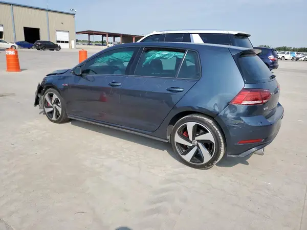 3VW447AU3JM274062 2018 VOLKSWAGEN GTI - Image 2