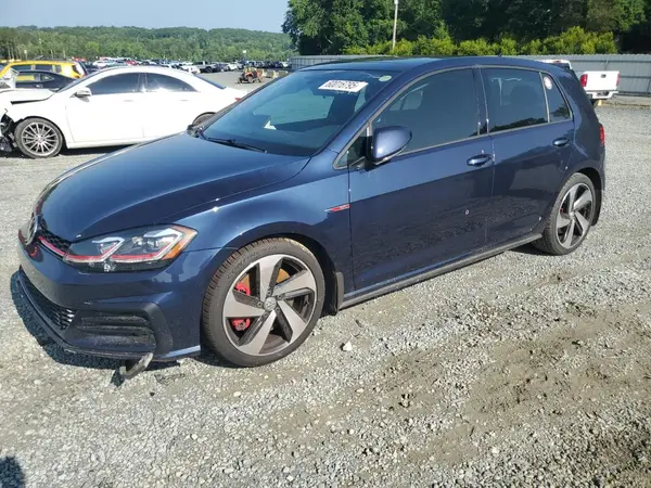 3VW447AU3JM281660 2018 VOLKSWAGEN GTI - Image 1