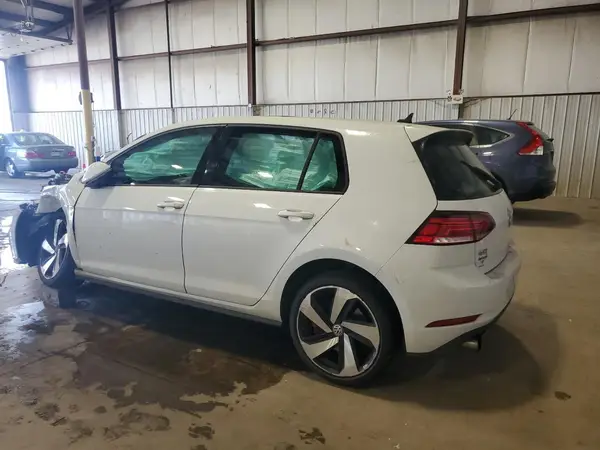 3VW447AU3JM285711 2018 VOLKSWAGEN GTI - Image 2