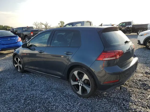 3VW447AU3JM286891 2018 VOLKSWAGEN GTI - Image 2