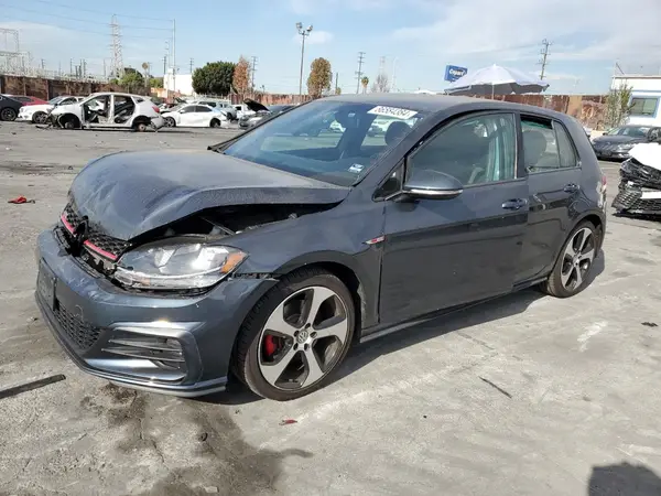 3VW447AU3JM296983 2018 VOLKSWAGEN GTI - Image 1