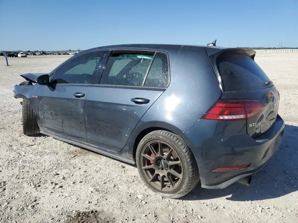 3VW447AU3JM297860 2018 VOLKSWAGEN GTI - Image 2