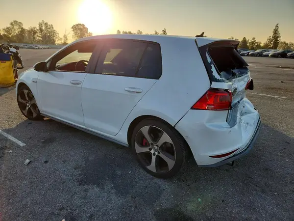 3VW447AU4GM003763 2016 VOLKSWAGEN GTI - Image 2