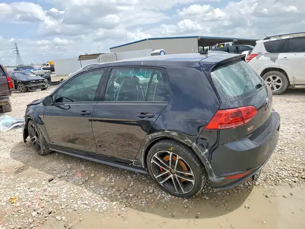3VW447AU4HM045061 2017 VOLKSWAGEN GTI - Image 2