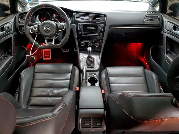 3VW447AU4HM060353 2017 VOLKSWAGEN GTI - Image 8