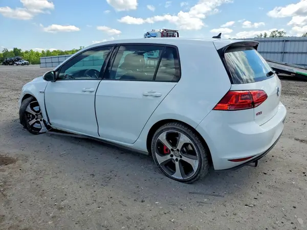 3VW447AU4HM066749 2017 VOLKSWAGEN GTI - Image 2