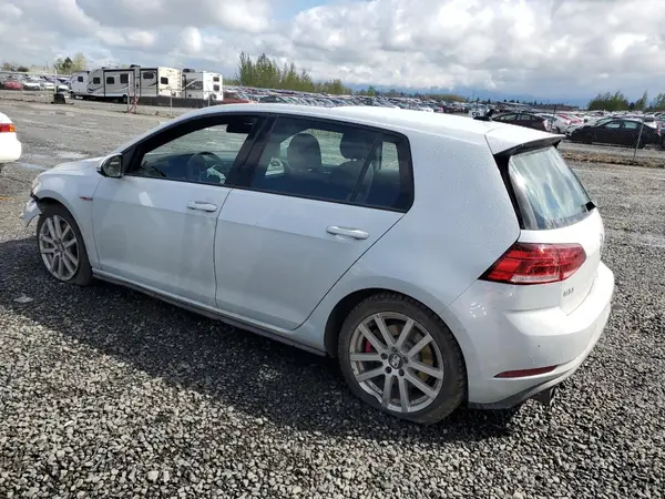 3VW447AU4JM263216 2018 VOLKSWAGEN GTI - Image 2