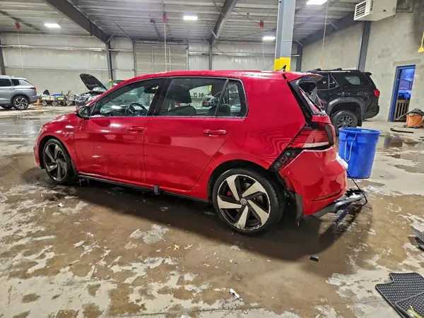 3VW447AU4JM267489 2018 VOLKSWAGEN GTI - Image 2