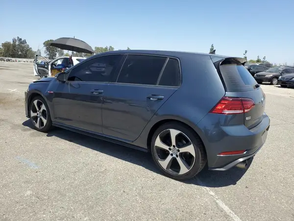 3VW447AU4JM289136 2018 VOLKSWAGEN GTI - Image 2