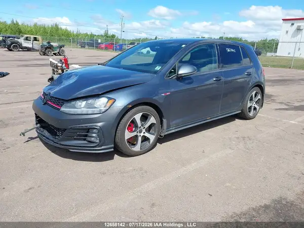 3VW447AU4JM290447 2018 VOLKSWAGEN GTI - Image 2