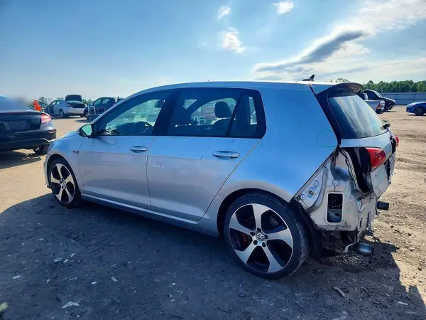 3VW447AU5GM058254 2016 VOLKSWAGEN GTI - Image 2