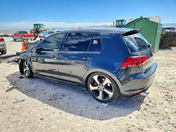 3VW447AU5HM022551 2017 VOLKSWAGEN GTI - Image 2