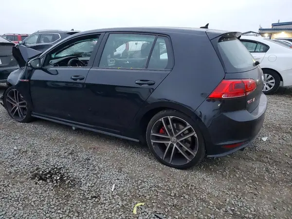 3VW447AU5HM035428 2017 VOLKSWAGEN GTI - Image 2