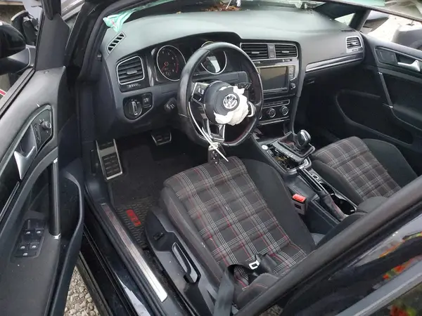 3VW447AU5HM035428 2017 VOLKSWAGEN GTI - Image 8