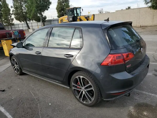 3VW447AU5HM053282 2017 VOLKSWAGEN GTI - Image 2