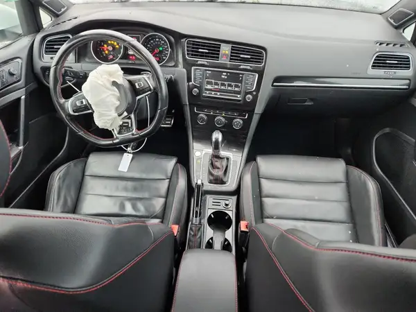 3VW447AU5HM071779 2017 VOLKSWAGEN GTI - Image 8