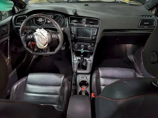 3VW447AU5HM071894 2017 VOLKSWAGEN GTI - Image 8