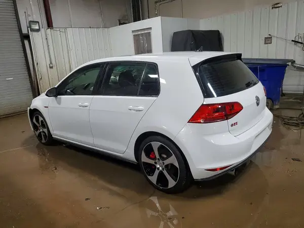 3VW447AU5HM072396 2017 VOLKSWAGEN GTI - Image 2