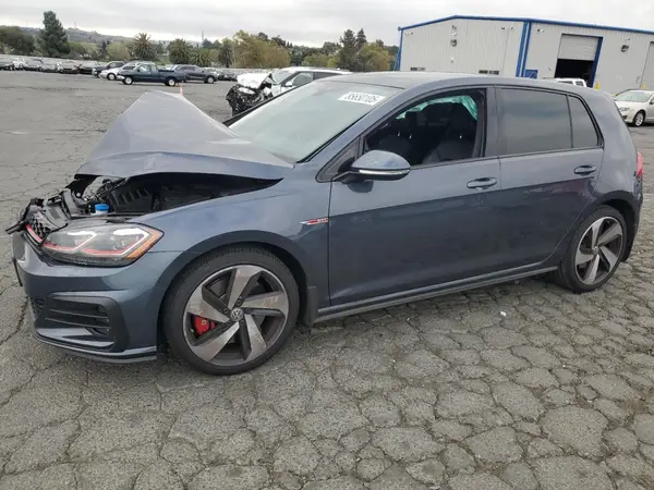 3VW447AU5JM252046 2018 VOLKSWAGEN GTI - Image 1
