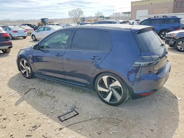3VW447AU6HM006116 2017 VOLKSWAGEN GTI - Image 2