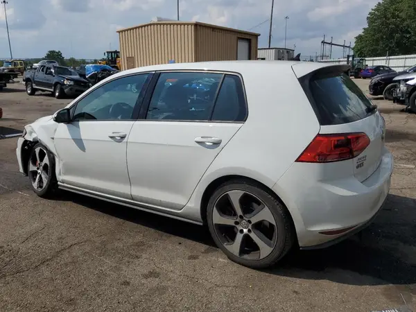 3VW447AU6HM012918 2017 VOLKSWAGEN GTI - Image 2