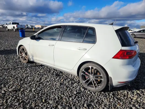 3VW447AU6HM038757 2017 VOLKSWAGEN GTI - Image 2