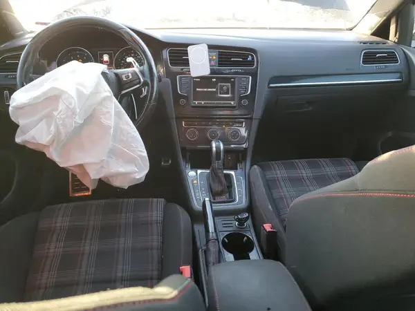 3VW447AU6HM044994 2017 VOLKSWAGEN GTI - Image 8