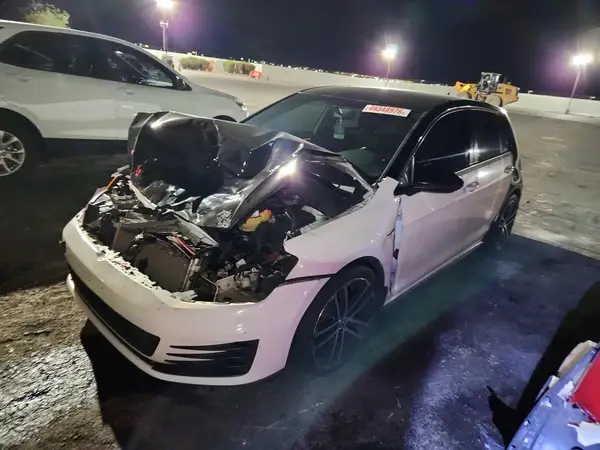 3VW447AU6HM047037 2017 VOLKSWAGEN GTI - Image 1