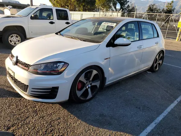 3VW447AU6HM063268 2017 VOLKSWAGEN GTI - Image 1