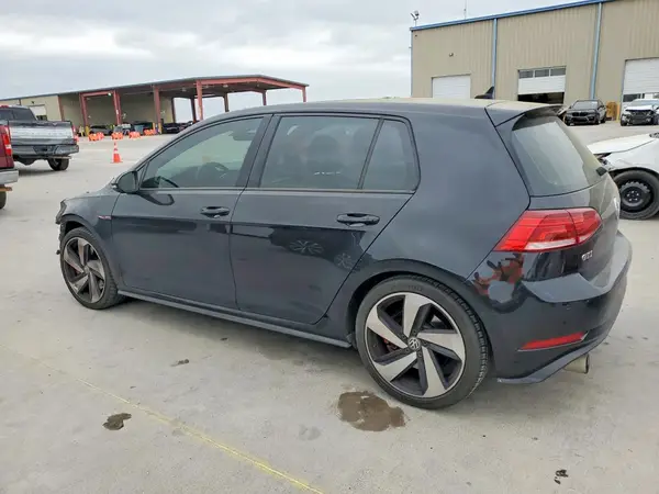 3VW447AU6JM252119 2018 VOLKSWAGEN GTI - Image 2
