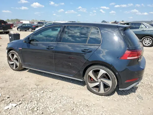 3VW447AU6JM271415 2018 VOLKSWAGEN GTI - Image 2
