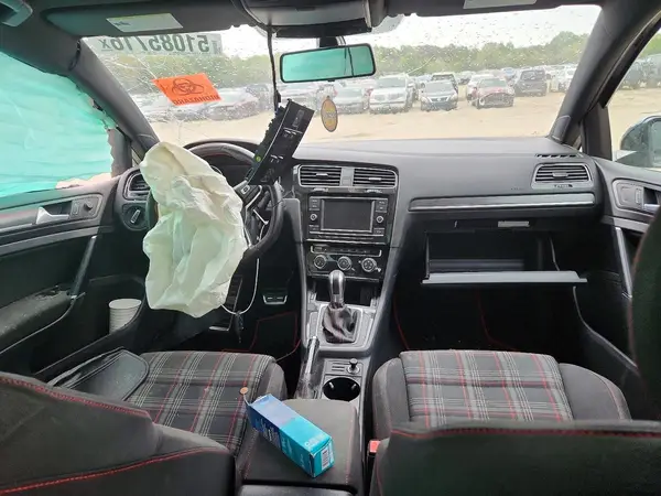 3VW447AU6JM273133 2018 VOLKSWAGEN GTI - Image 8