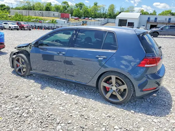 3VW447AU6JM279420 2018 VOLKSWAGEN GTI - Image 2