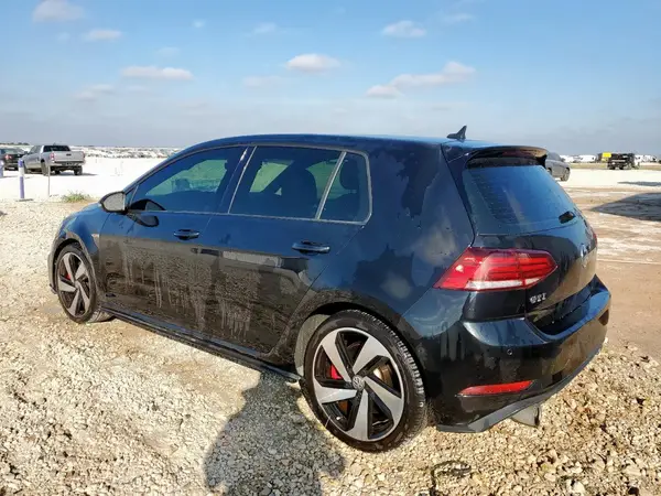 3VW447AU6JM281748 2018 VOLKSWAGEN GTI - Image 2